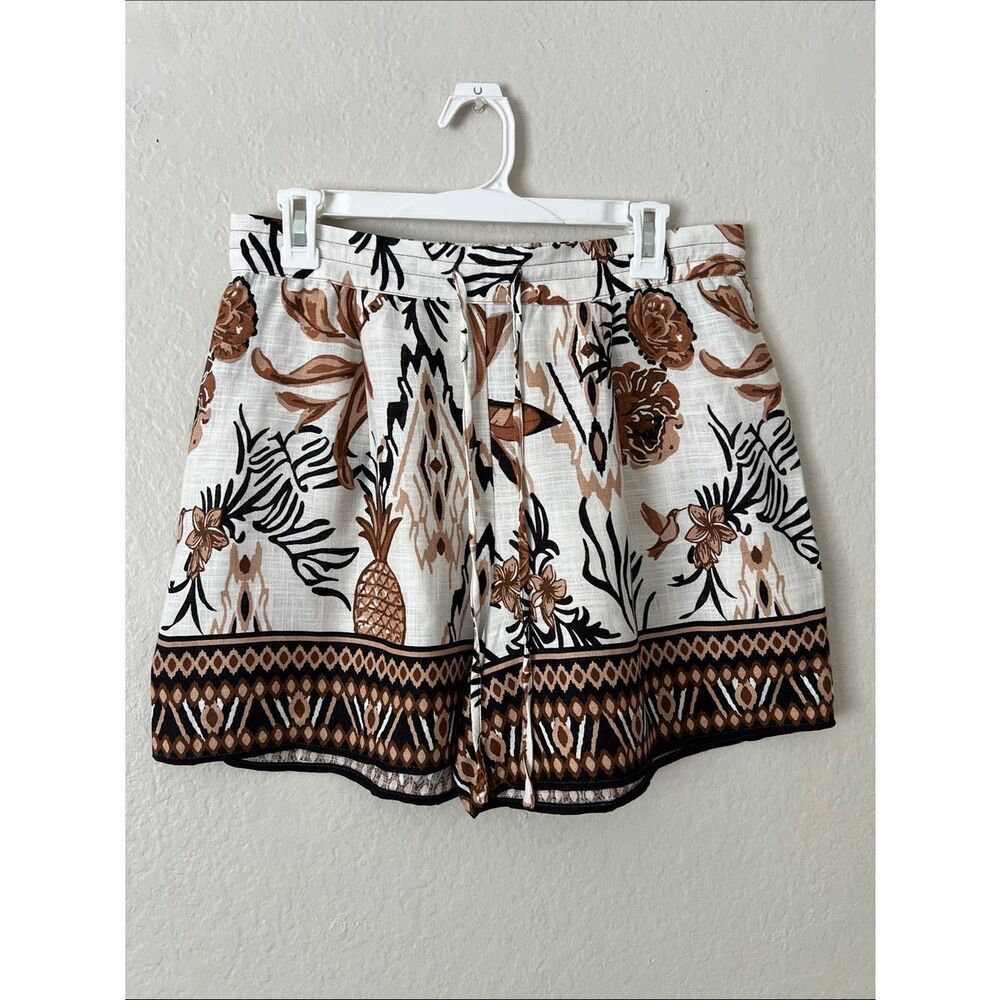 Like New! CECE Linen Blend Drawstring Shorts Cream and Brown in Size M